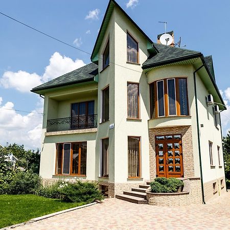 تشيرنيفتسي Sweet Home Hostel / Guest House المظهر الخارجي الصورة