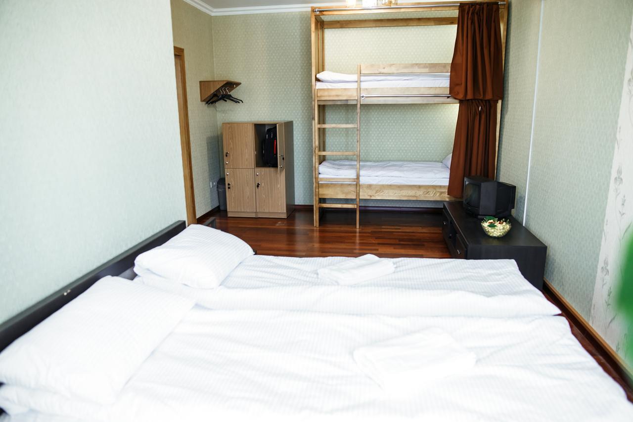 تشيرنيفتسي Sweet Home Hostel / Guest House المظهر الخارجي الصورة