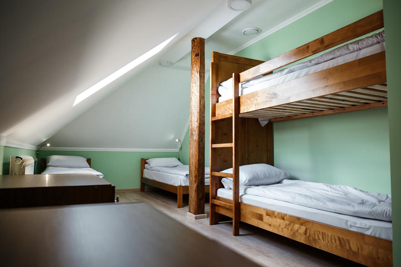 تشيرنيفتسي Sweet Home Hostel / Guest House المظهر الخارجي الصورة
