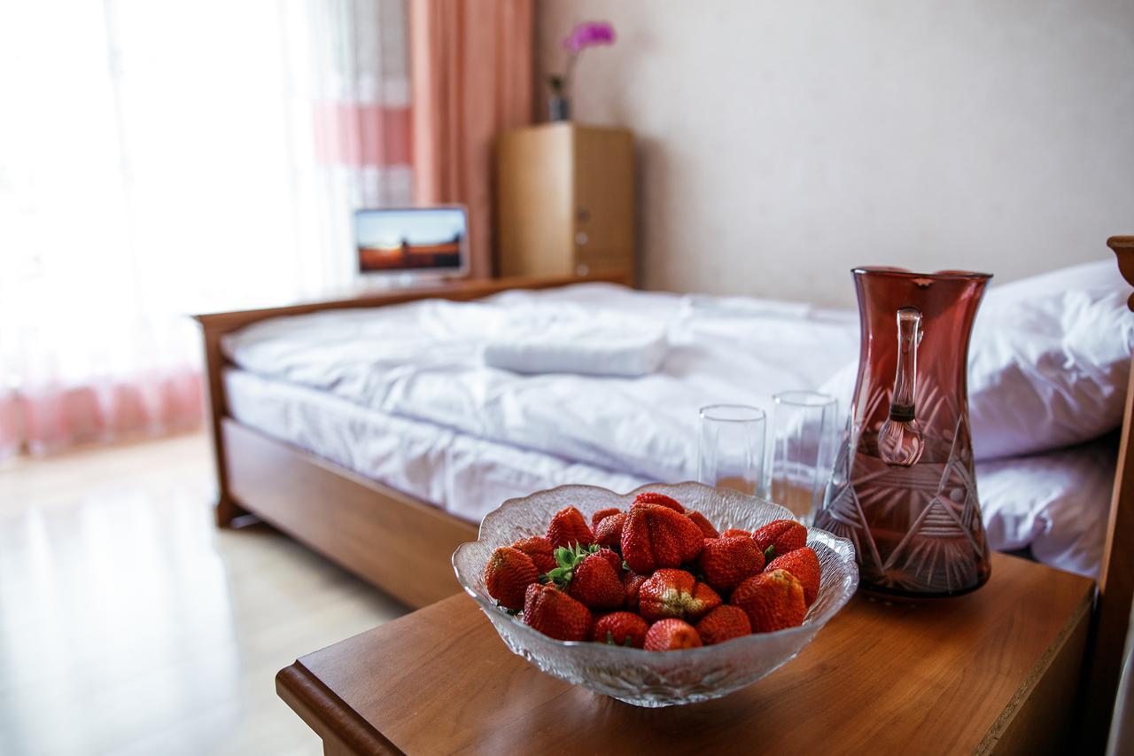 تشيرنيفتسي Sweet Home Hostel / Guest House المظهر الخارجي الصورة