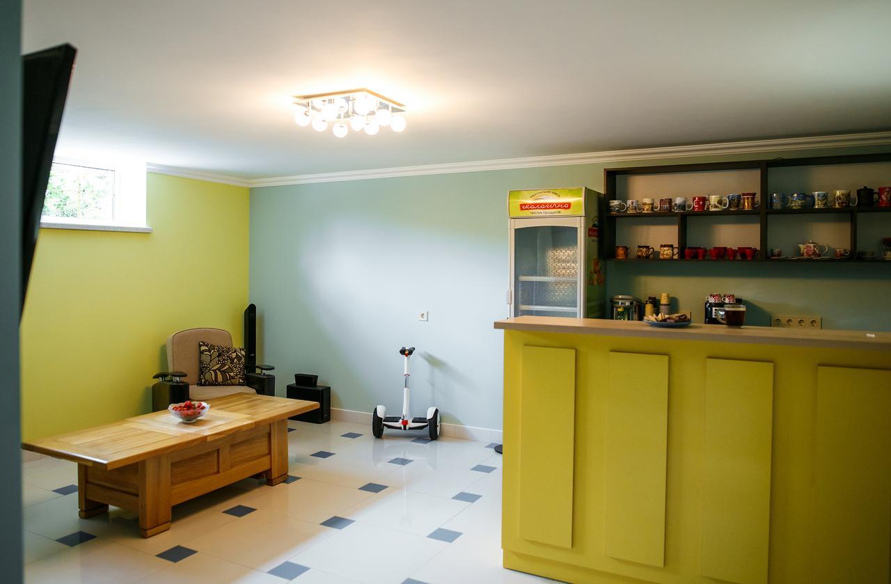 تشيرنيفتسي Sweet Home Hostel / Guest House المظهر الخارجي الصورة