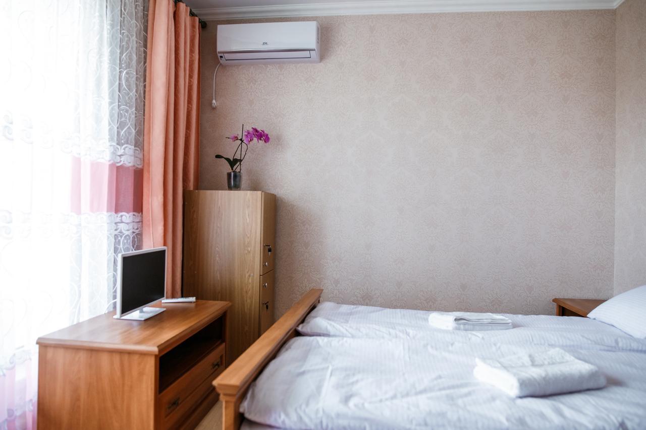 تشيرنيفتسي Sweet Home Hostel / Guest House المظهر الخارجي الصورة
