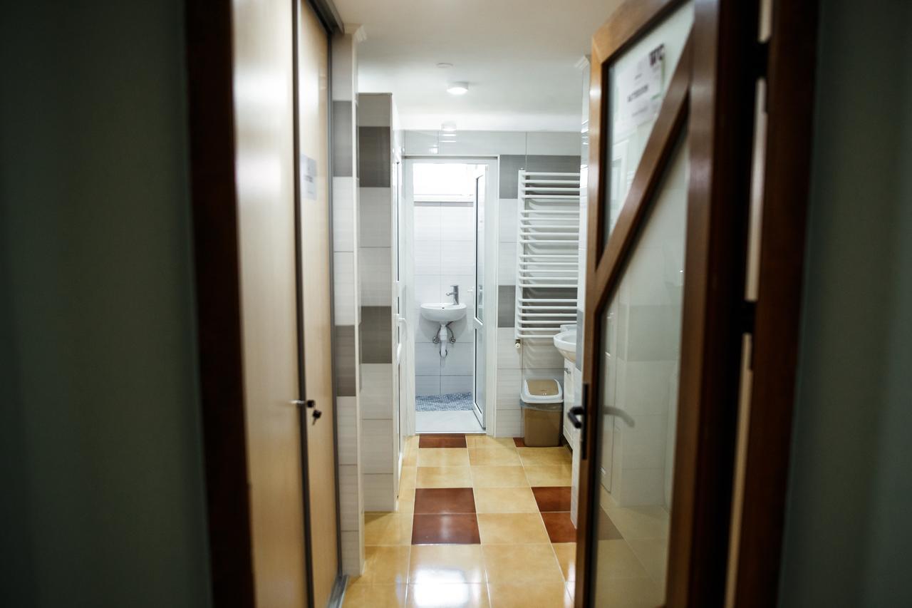تشيرنيفتسي Sweet Home Hostel / Guest House المظهر الخارجي الصورة