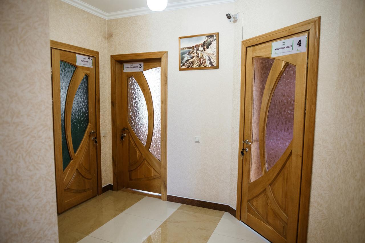 تشيرنيفتسي Sweet Home Hostel / Guest House المظهر الخارجي الصورة