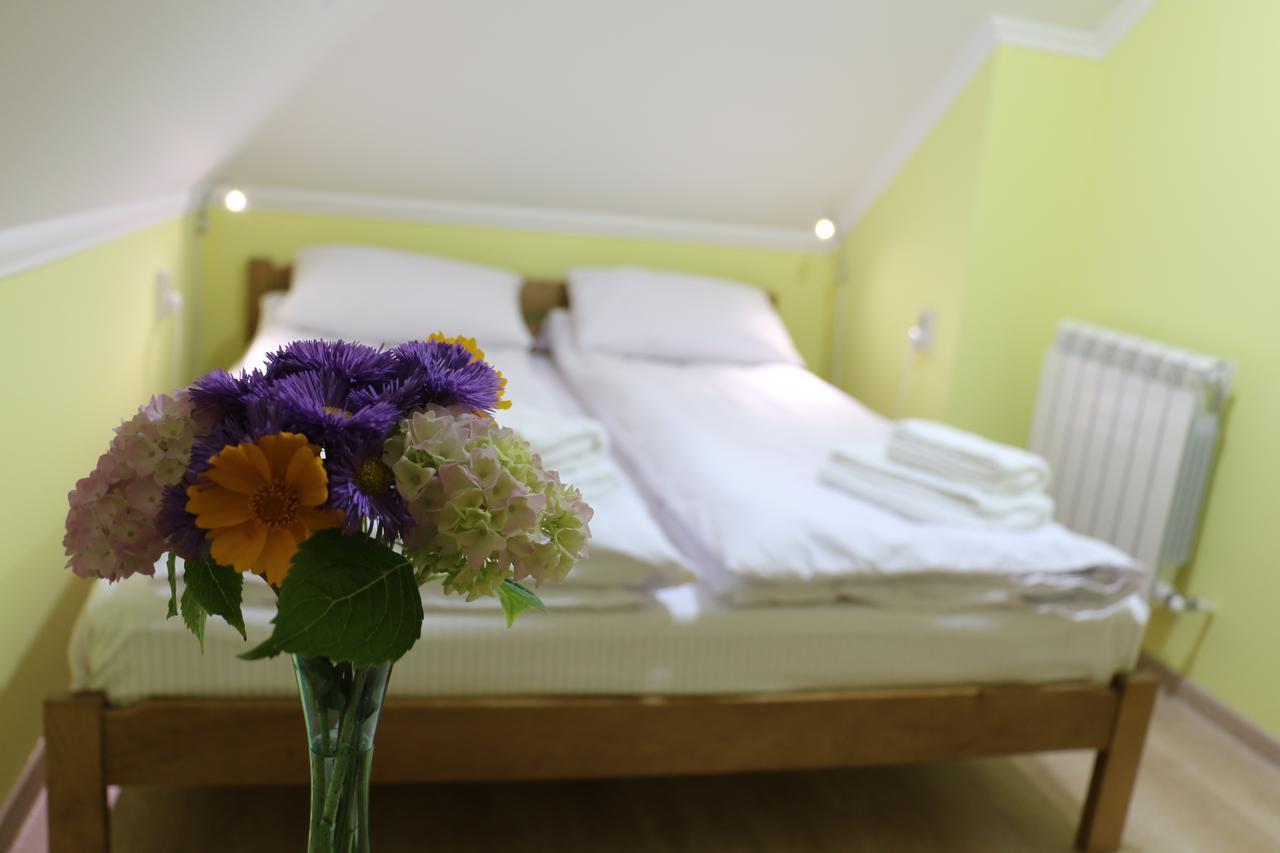 تشيرنيفتسي Sweet Home Hostel / Guest House المظهر الخارجي الصورة