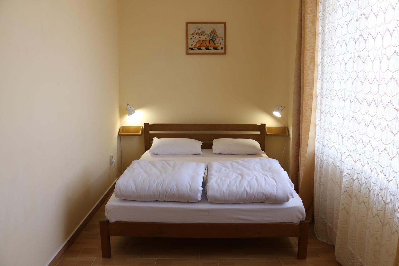 تشيرنيفتسي Sweet Home Hostel / Guest House المظهر الخارجي الصورة