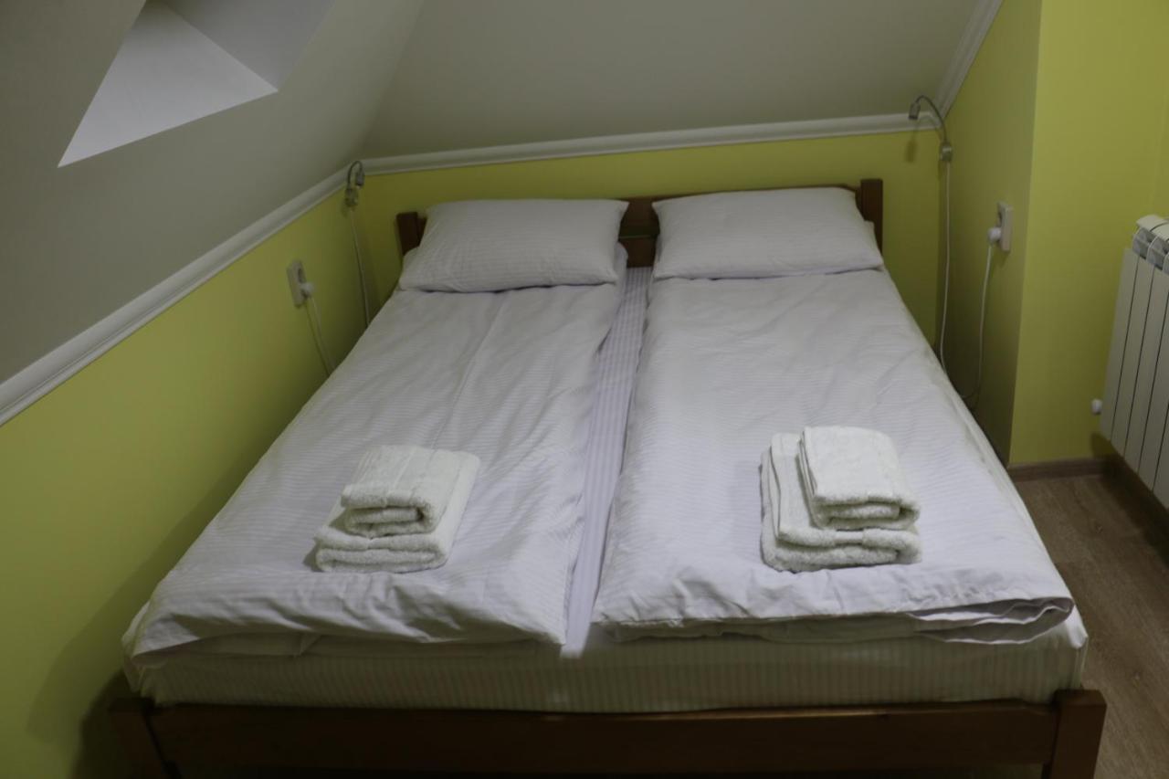 تشيرنيفتسي Sweet Home Hostel / Guest House المظهر الخارجي الصورة